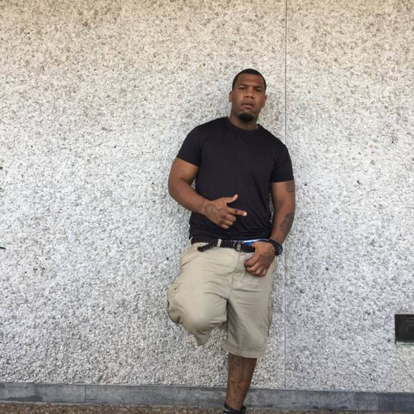 Meet your Posher, Milton - Picture 1 of 1